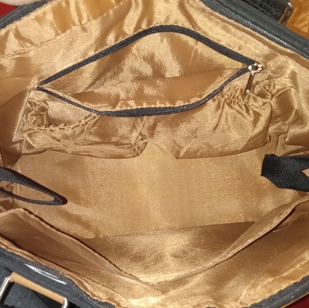 Diaper bag - Picture 2 of 4